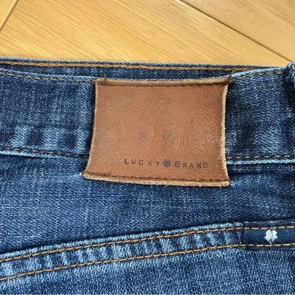 Lucky Brand 221 Original Straight Jeans Mens Sz 38x30 Dark Wash Denim - Picture 2 of 10